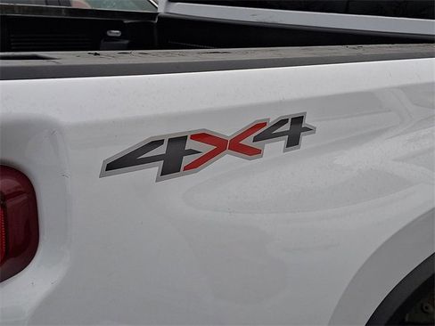 Used 2024 Chevrolet Silverado 2500 LT image 10