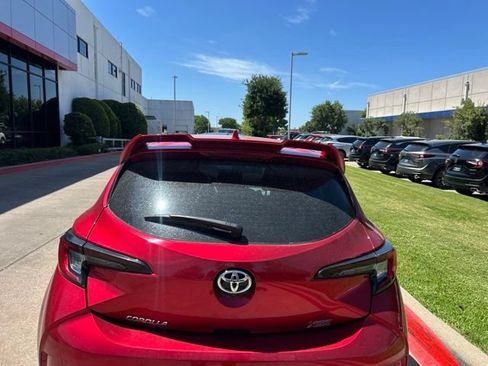 Used 2025 Toyota Corolla XSE FWD image 4