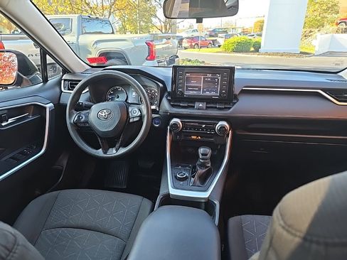 Used 2022 Toyota RAV4 XLE image 14