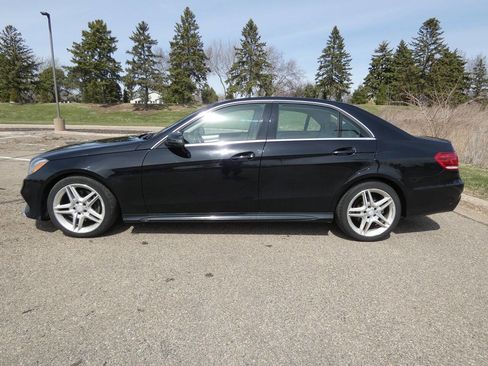 Used 2014 Mercedes-Benz E 350 4MATIC Sedan image 5