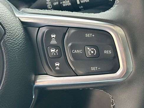 Used 2026 Jeep Wrangler Unlimited Sahara AWD/4WD image 28