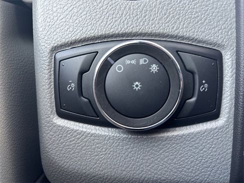 Used 2022 Ford E-350 and Econoline 350 Super Duty w/ Power Windows & Locks Group image 17