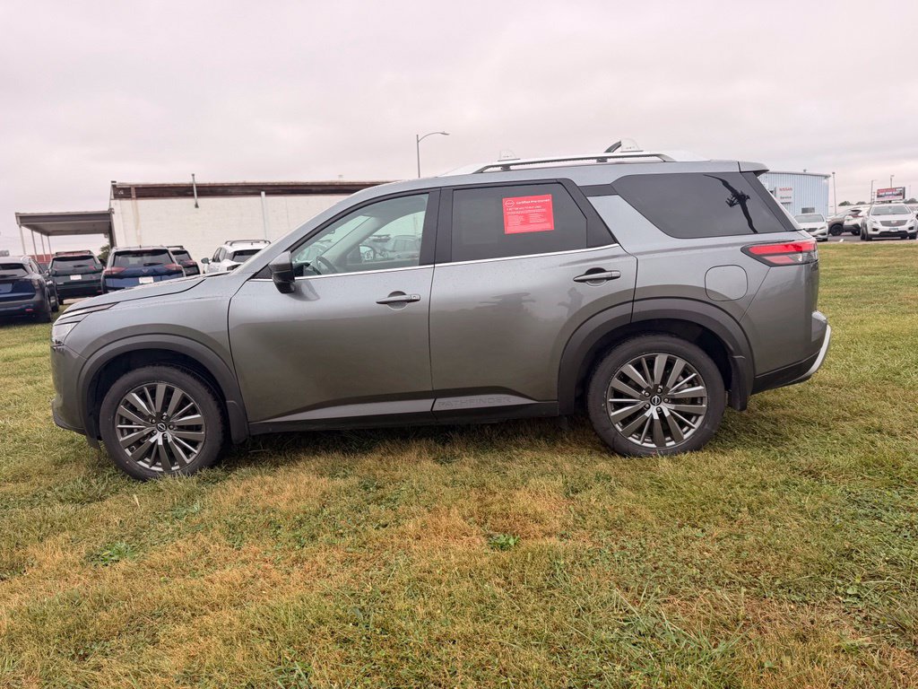 Certified 2025 Nissan Pathfinder SL w/ SL Premium Package FWD image 8