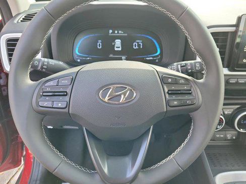 New 2025 Hyundai Venue Limited image 17