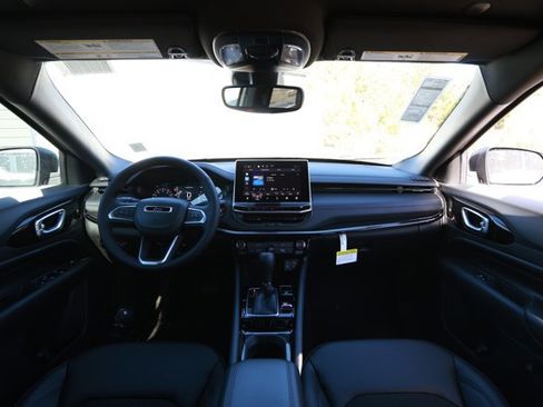 New 2026 Jeep Compass Latitude image 28