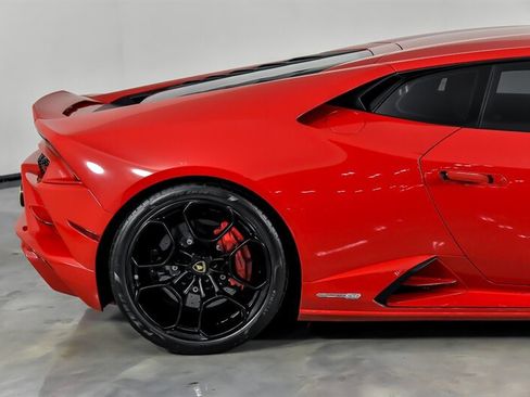 Used 2021 Lamborghini Huracan EVO RWD image 13