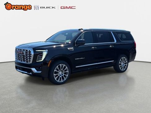 New 2026 GMC Yukon XL Denali w/ Denali Reserve Package image 7
