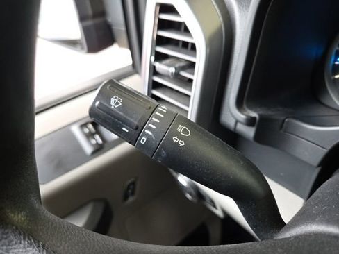 Used 2016 Ford F150 XLT AWD/4WD image 40