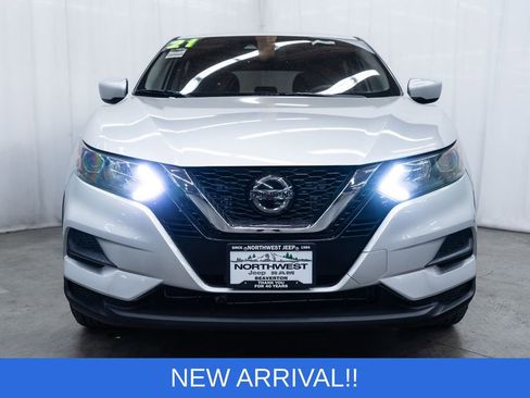 Used 2021 Nissan Rogue Sport S image 2