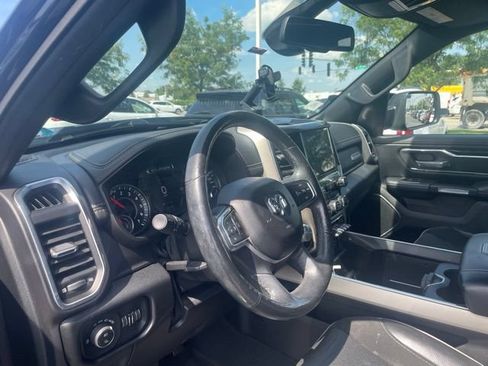 Used 2019 RAM 1500 Laramie w/ Sport Appearance Package AWD/4WD image 8