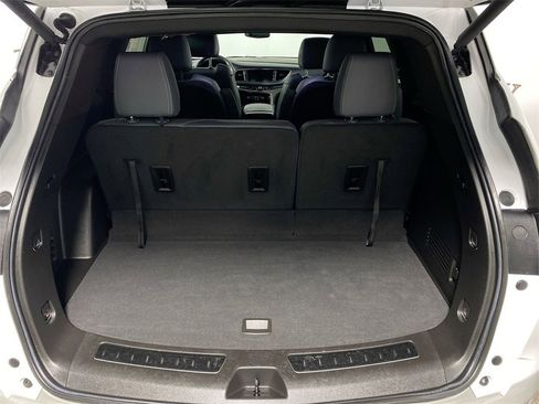Used 2023 Buick Enclave Essence image 23