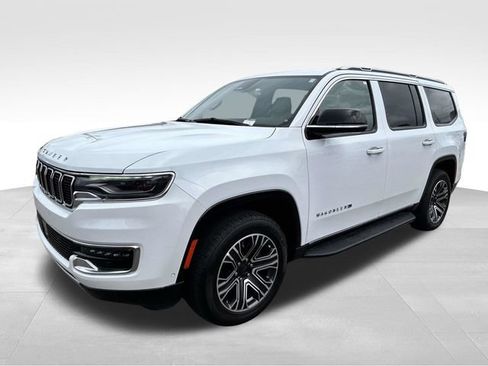 Used 2024 Jeep Wagoneer Series II w/ Flexible Seating Group RWD image 5