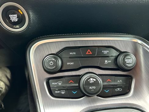 Used 2018 Dodge Challenger SXT RWD image 19