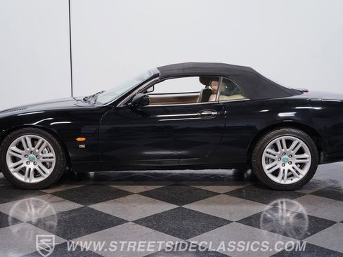 Used 2004 Jaguar XK8 Convertible RWD image 2