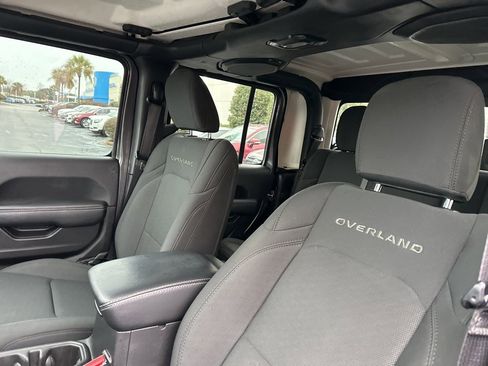 Used 2023 Jeep Gladiator Overland image 24