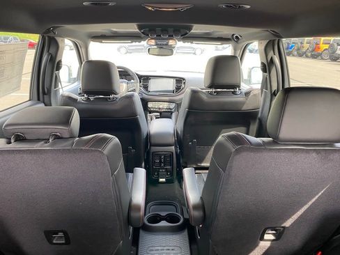 Used 2025 Dodge Durango GT image 21