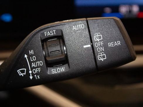 Used 2025 BMW X5 xDrive50e image 27