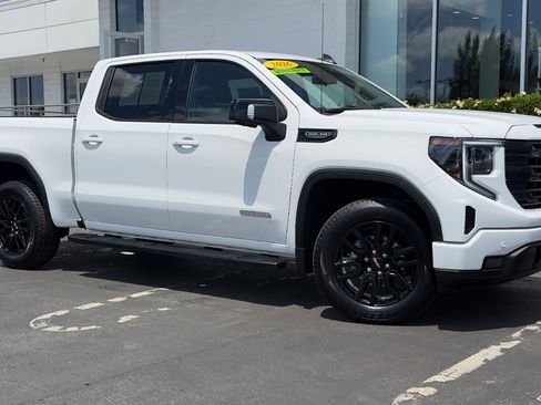 Used 2026 GMC Sierra 1500 Elevation w/ Elevation Premium Package AWD/4WD image 2