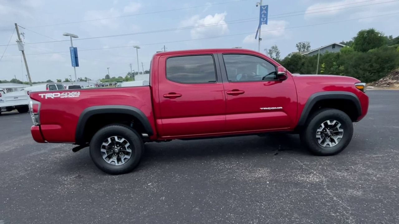 Used 2021 Toyota Tacoma TRD Off-Road w/ TRD Premium Off Road Package AWD/4WD image 9