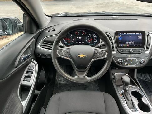 Used 2023 Chevrolet Malibu LT w/ Driver Confidence Package image 8