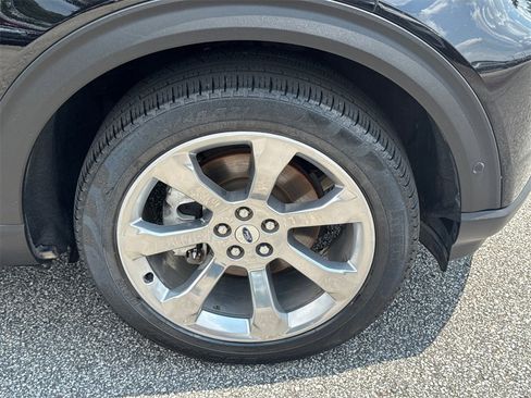 Used 2020 Ford Explorer Platinum w/ Premium Technology Package image 12