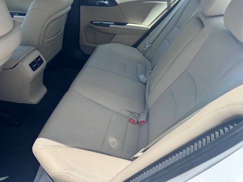 Used 2014 Honda Accord Touring image 11
