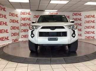 Used 2023 Toyota 4Runner SR5 Premium w/ Moonroof Package AWD/4WD video 2