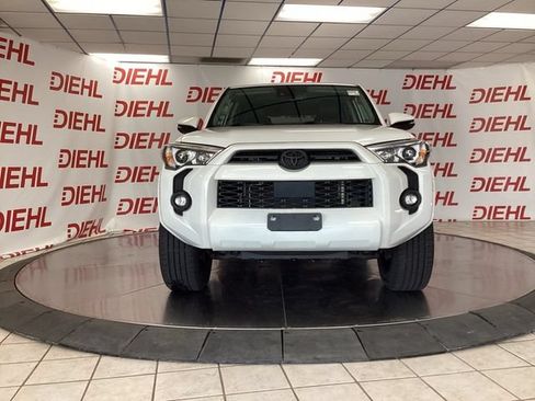Used 2023 Toyota 4Runner SR5 Premium w/ Moonroof Package AWD/4WD image 2