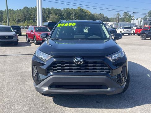 Used 2021 Toyota RAV4 LE FWD image 7