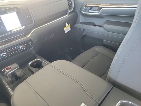 New 2026 GMC Sierra 1500 Elevation image 13