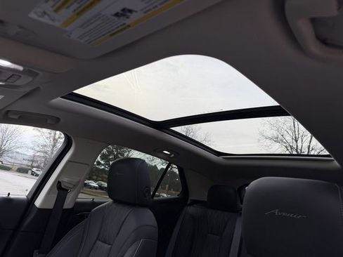 Used 2023 Buick Envision Avenir image 22