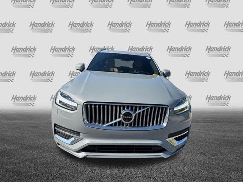 Certified 2024 Volvo XC90 B6 Ultimate w/ Lounge Package image 6