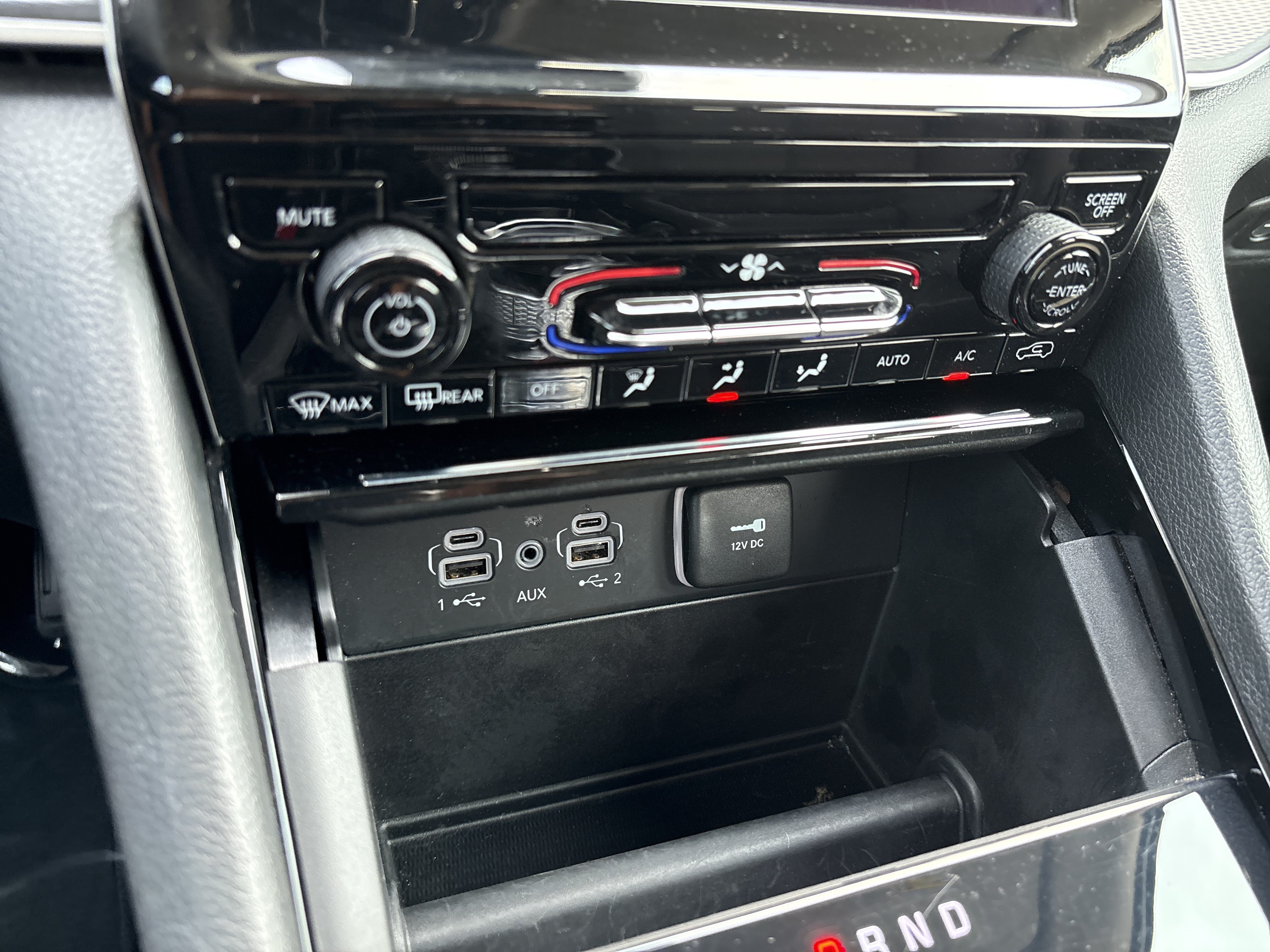 Used 2023 Jeep Grand Cherokee Laredo RWD image 30