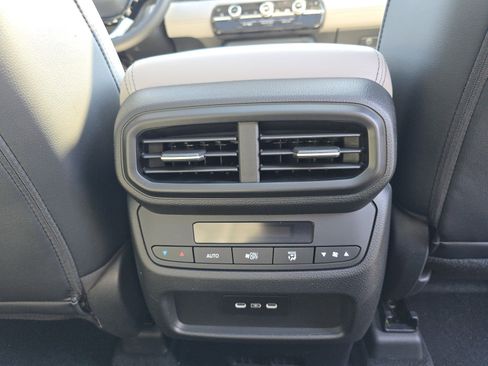 Used 2025 Honda Pilot Touring image 28