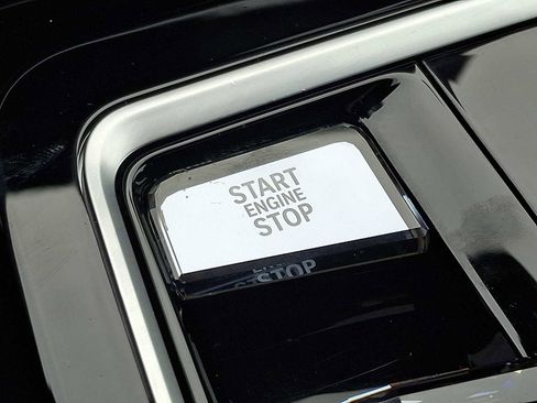 Used 2023 BMW 740i w/ Parking Assistance Package image 24