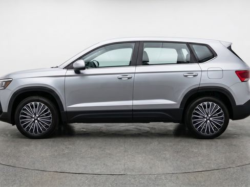 Used 2025 Volkswagen Taos SE image 5