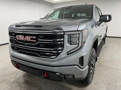 Used 2024 GMC Sierra 1500 AT4 w/ Technology Package image 5