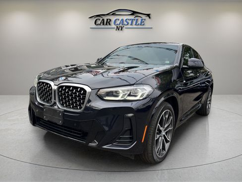 Used 2022 BMW X4 xDrive30i image 2