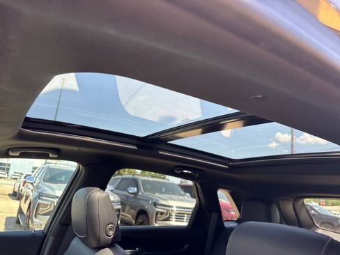 Used 2022 Cadillac XT5 Premium Luxury w/ Technology Package FWD image 17
