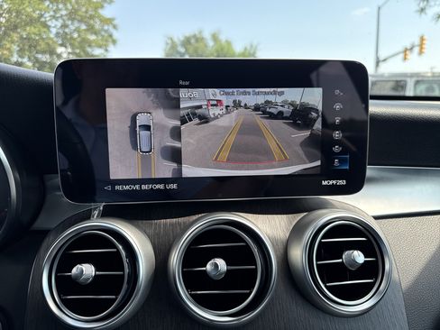 Used 2022 Mercedes-Benz GLC 300 4MATIC image 25