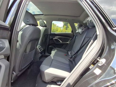 New 2025 Audi Q5 Premium image 13