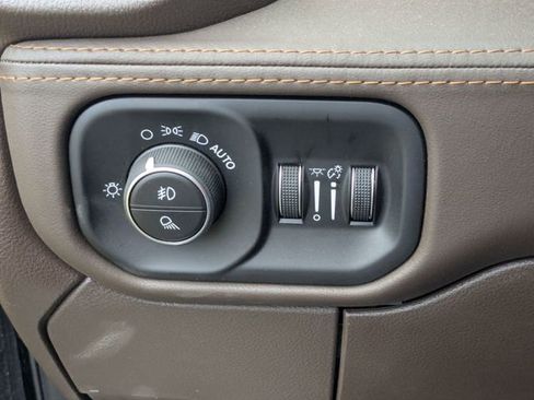 New 2026 RAM 2500 Limited AWD/4WD image 15