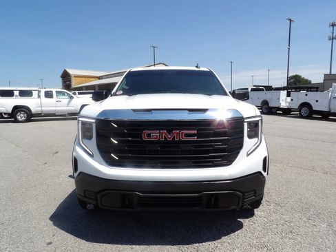 Used 2024 GMC Sierra 1500 Pro w/ Pro Value Package AWD/4WD image 12