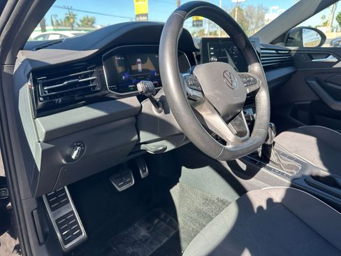 Used 2025 Volkswagen Jetta Sport image 32