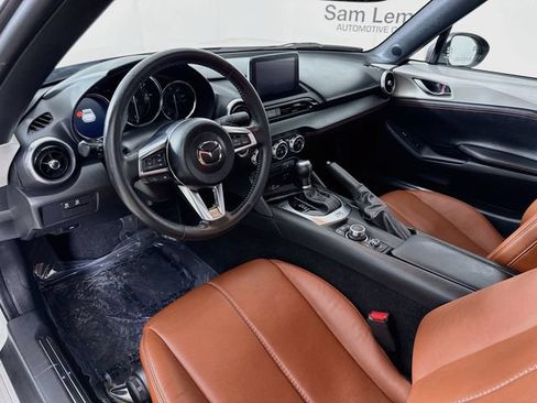 Used 2023 MAZDA MX-5 Miata Grand Touring RWD image 9