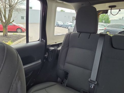 Used 2020 Jeep Wrangler Unlimited Sahara w/ Uconnect 4C Nav & Sound Group AWD/4WD image 13