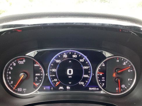 Used 2023 Chevrolet Traverse Premier FWD image 8