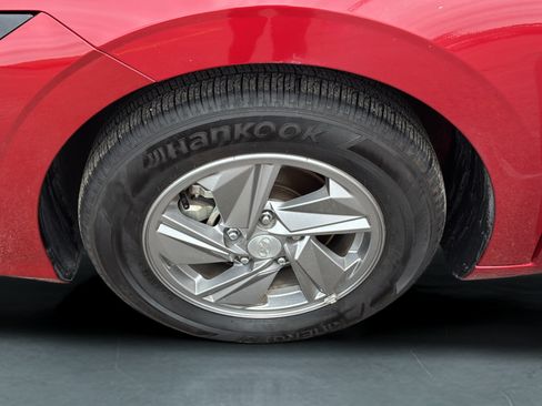 Certified 2025 Hyundai Elantra SE FWD image 32