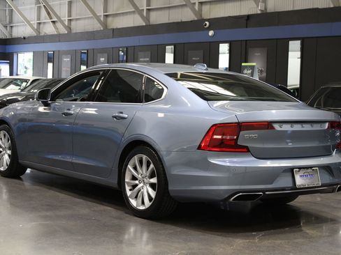 Used 2017 Volvo S90 T6 Momentum w/ Vision Package image 12