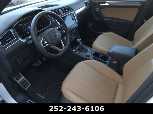 Used 2024 Volkswagen Tiguan SE R-Line AWD/4WD image 9